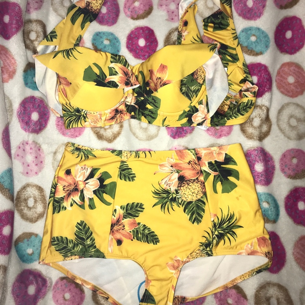 Highwaisted Print Bikini BRAND NEW